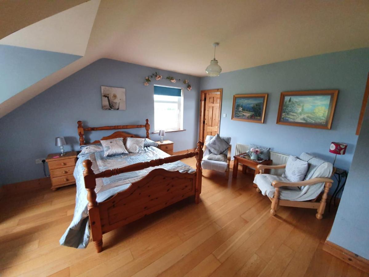 Wild Atlantic Stays Каслмейн Экстерьер фото