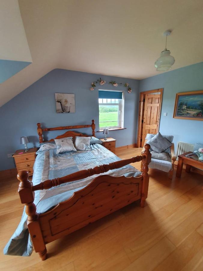 Wild Atlantic Stays Каслмейн Экстерьер фото